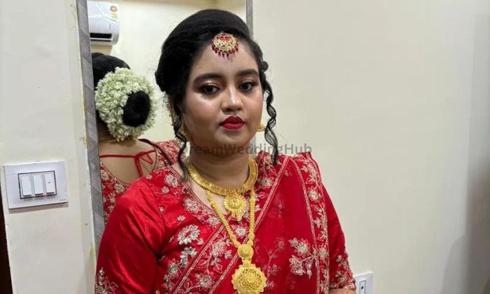 Asma makeup artist